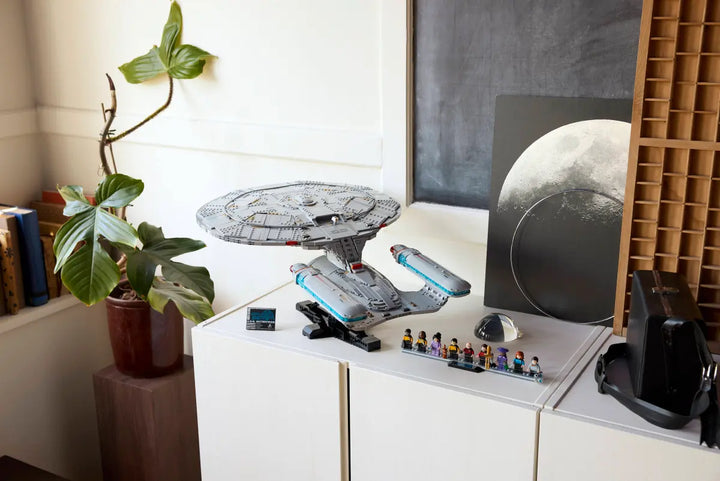 10356 Star Trek: U.S.S. Enterprise NCC-1701-D™