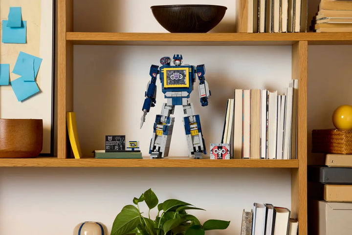10358 Transformers: Soundwave