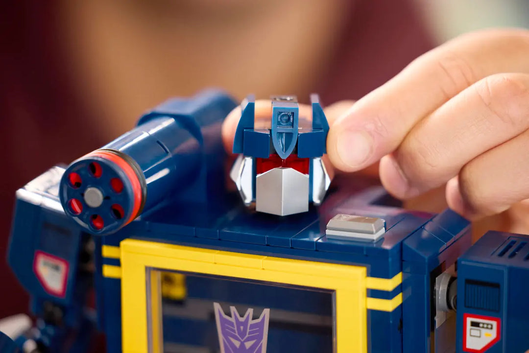 10358 Transformers: Soundwave