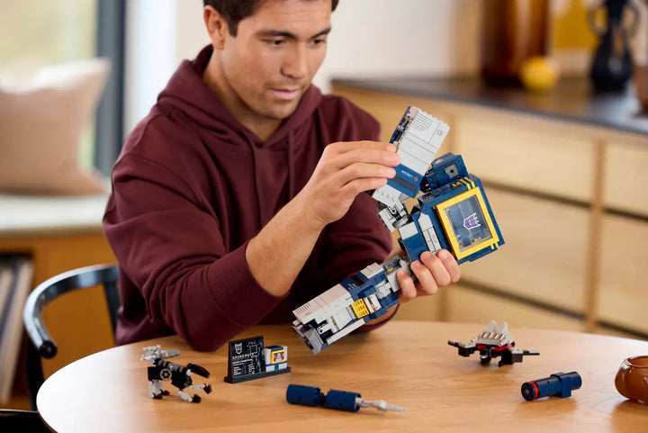 10358 Transformers: Soundwave