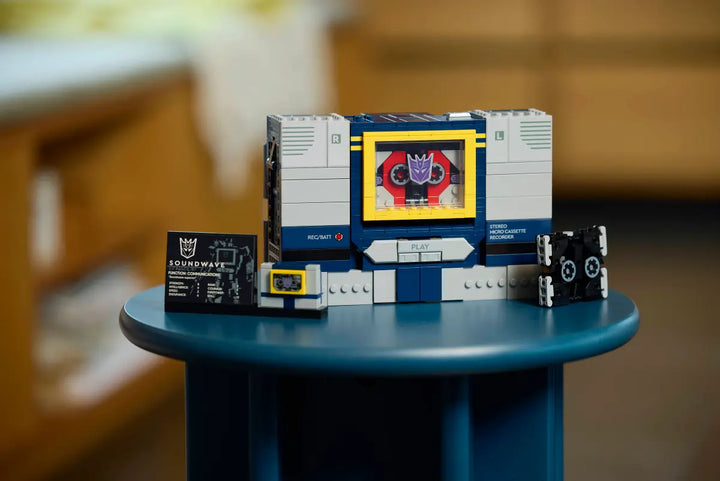 10358 Transformers: Soundwave