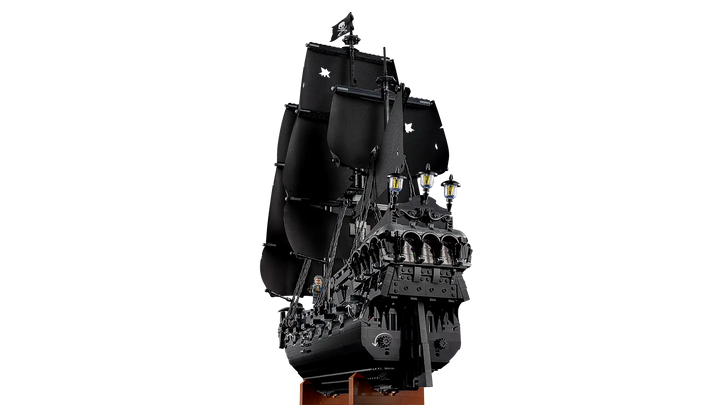 10365 Captain Jack Sparrow’s Pirate Ship