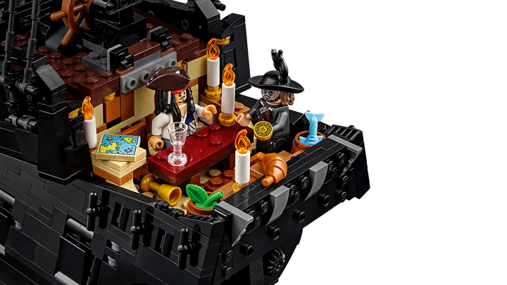 10365 Captain Jack Sparrow’s Pirate Ship