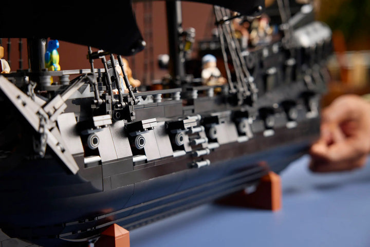 10365 Captain Jack Sparrow’s Pirate Ship