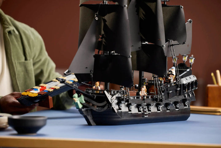 10365 Captain Jack Sparrow’s Pirate Ship