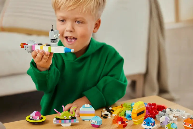 11037 Creative Space Planets – Box Of Bricks - Main Image