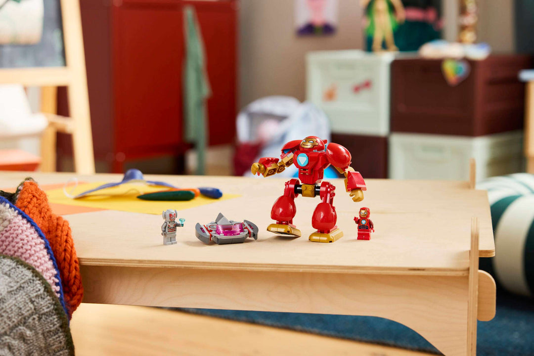 11209 Ultron vs. Iron Man