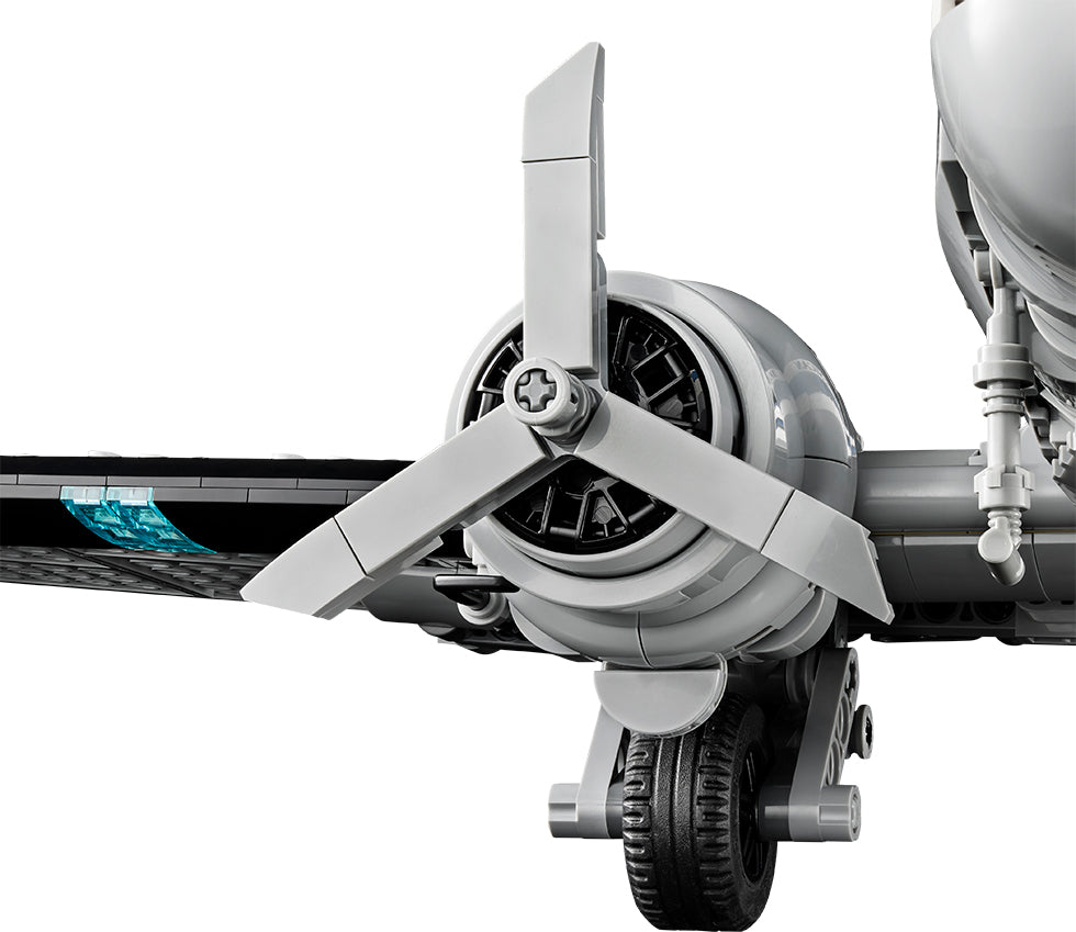 11378 Douglas™ DC-3™ PAN AM® Airliner