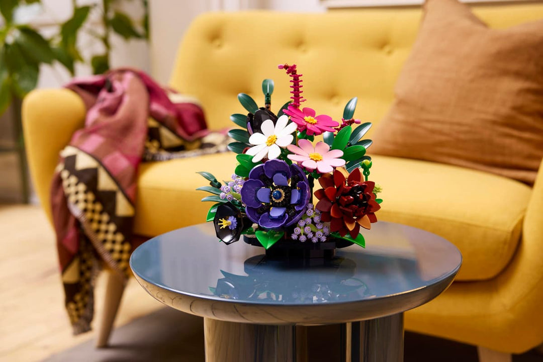 11513 Dark Flower Arrangement