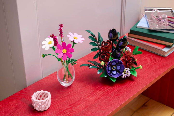 11513 Dark Flower Arrangement