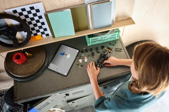 77252 APXGP Team Race Car from F1® The Movie