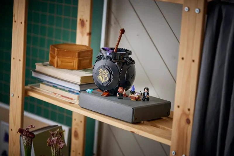 76464 Cauldron: Secret Potions Classroom