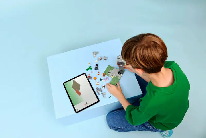 21586 The Pale Garden