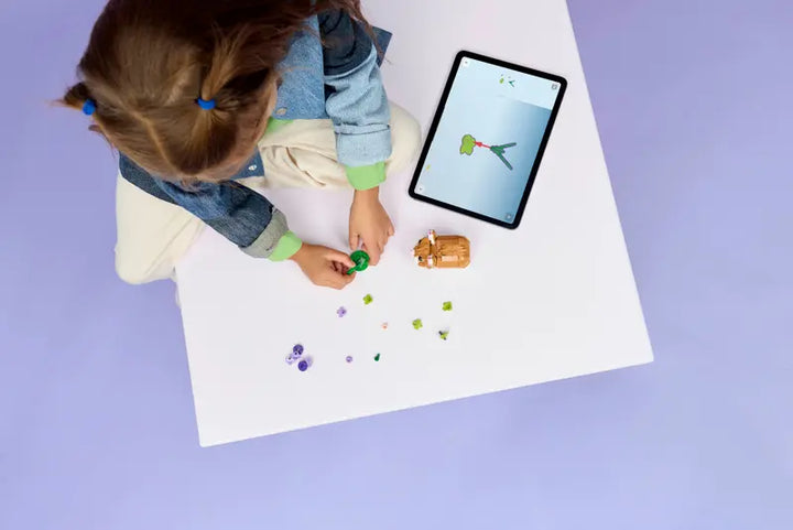 31376 Cute Hamster with a Flower