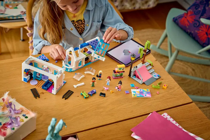 42687 Liann's Family House