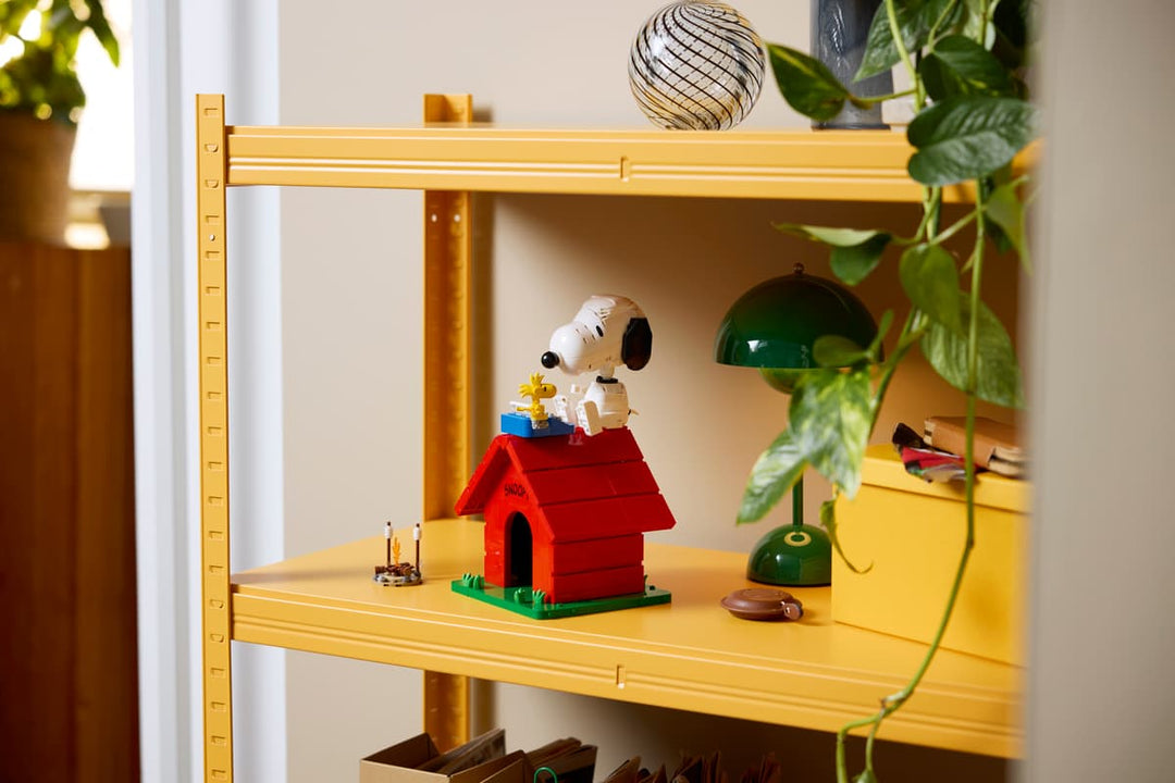 21368 Peanuts: Snoopy's Doghouse