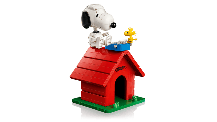 21368 Peanuts: Snoopy's Doghouse