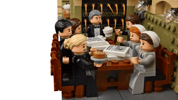 21373 Downtown Abbey