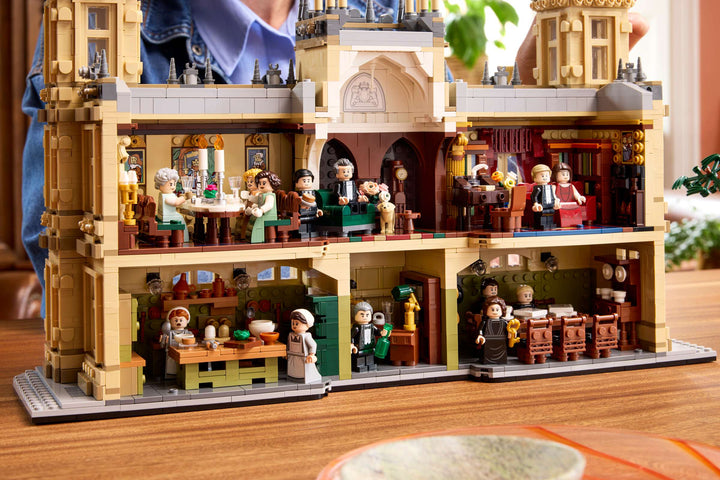 21373 Downtown Abbey