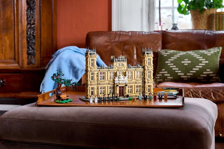 21373 Downtown Abbey
