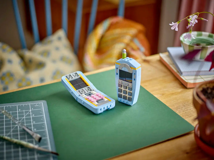 31174 Retro Telephone