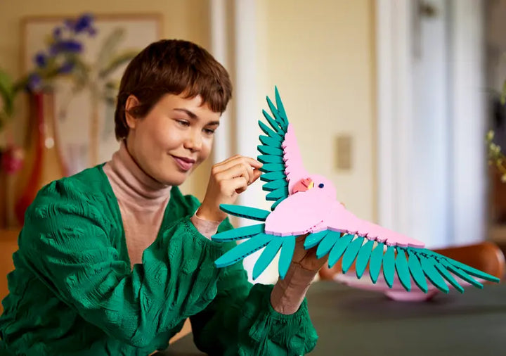 31211 The Fauna Collection – Macaw Parrots