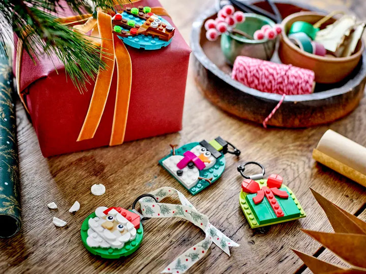 40744 Christmas Ornament Selection