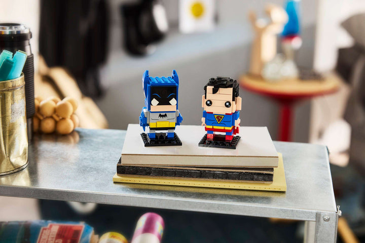 40859 Golden Age Superman™ and Batman™ Figures