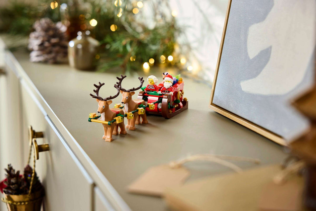 40866 Santa's Holiday Sleigh Adventure