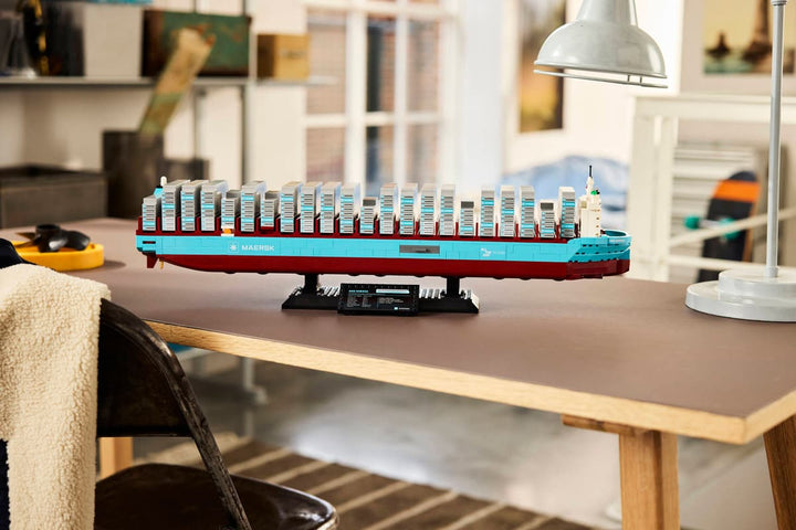 40955 Maersk Dual-Fuel Container Vessel