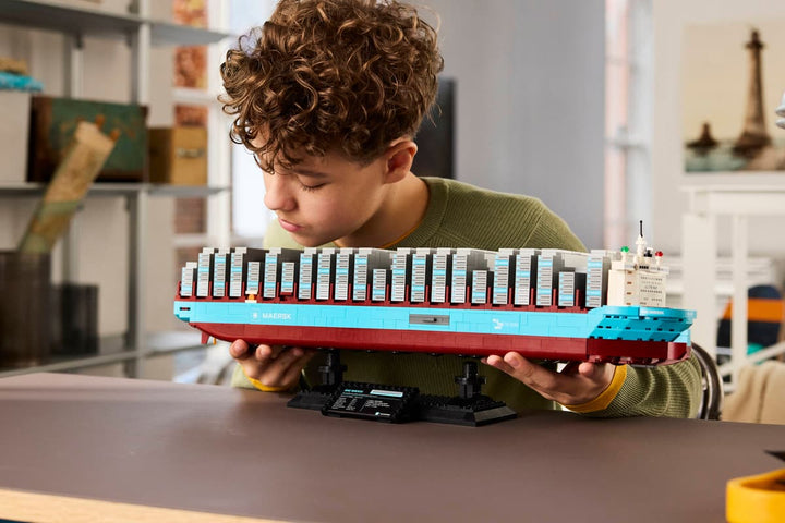 40955 Maersk Dual-Fuel Container Vessel