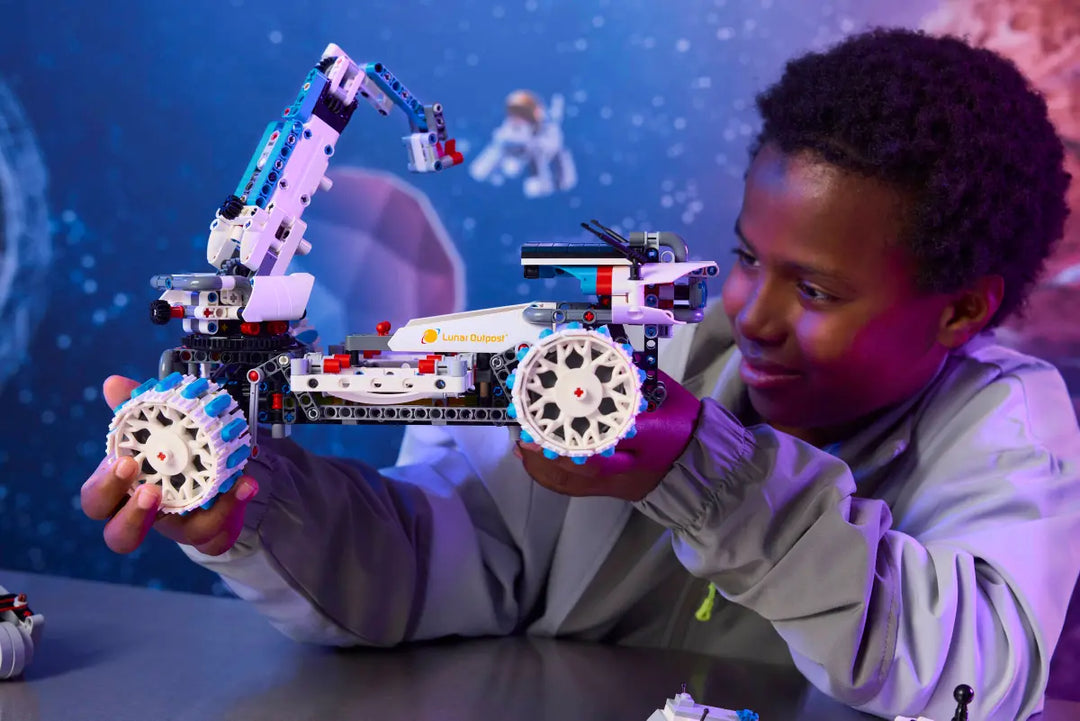 42211 Lunar Outpost® Moon Rover Space Vehicle