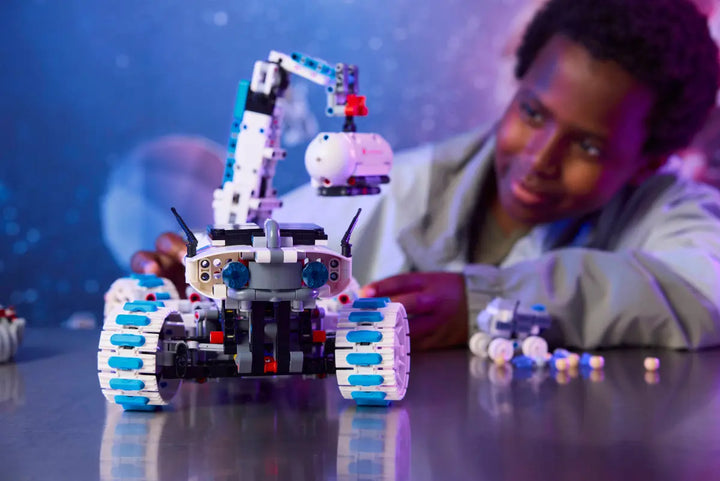 42211 Lunar Outpost® Moon Rover Space Vehicle