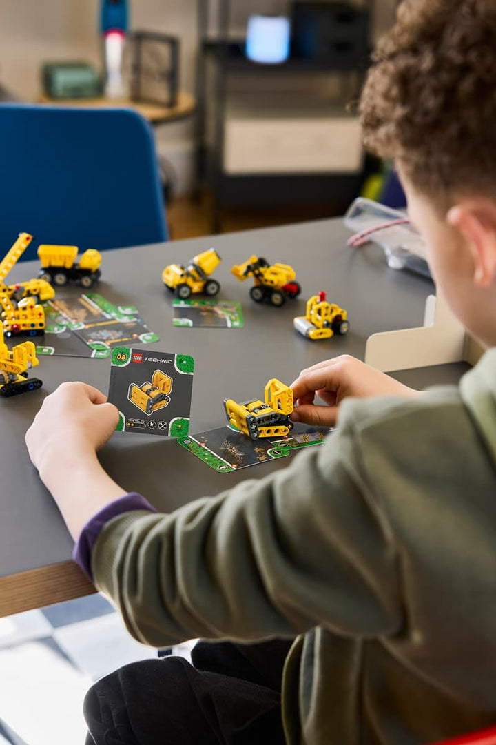 42233 Mighty Machines