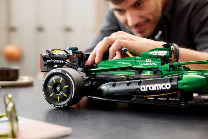 42240 Aston Martin Aramco AMR25 F1® Car