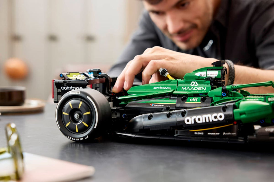 42240 Aston Martin Aramco AMR25 F1® Car