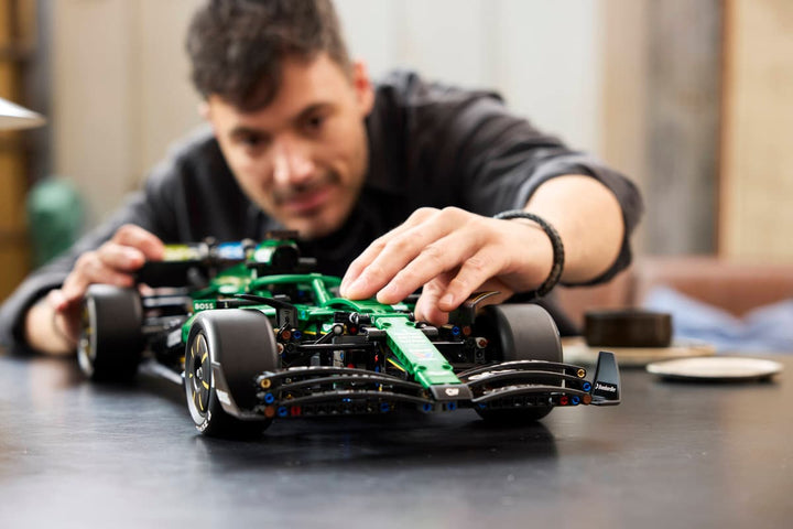 42240 Aston Martin Aramco AMR25 F1® Car