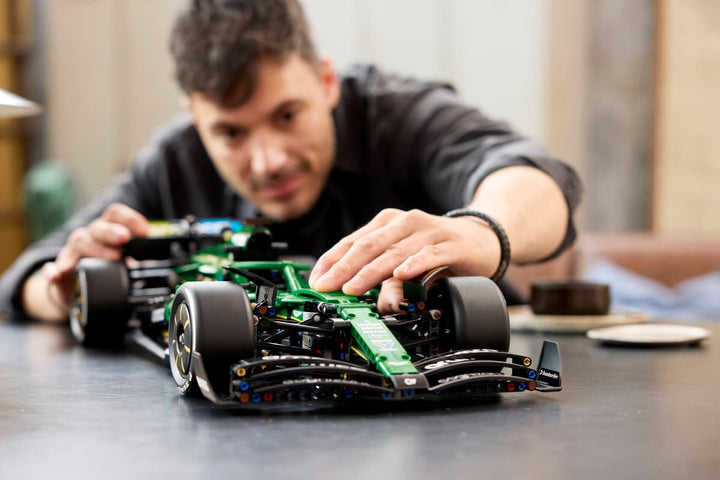 42240 Aston Martin Aramco AMR25 F1® Car
