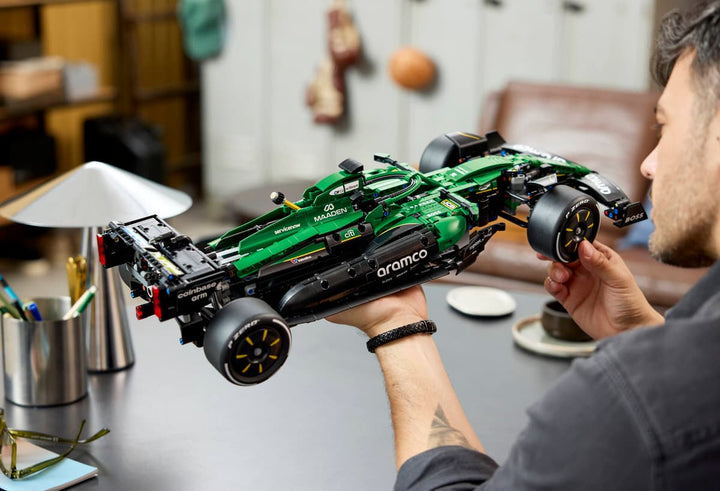 42240 Aston Martin Aramco AMR25 F1® Car