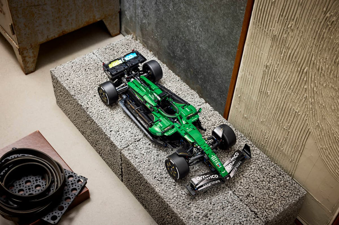 42240 Aston Martin Aramco AMR25 F1® Car