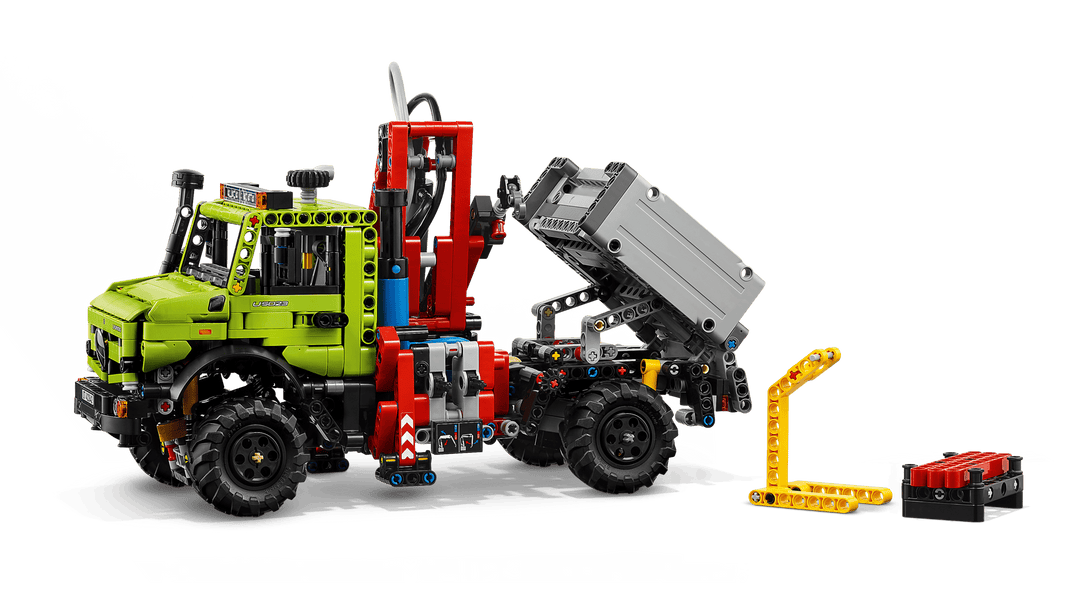 42242 Mercedes-Benz Unimog U 5023 with Crane