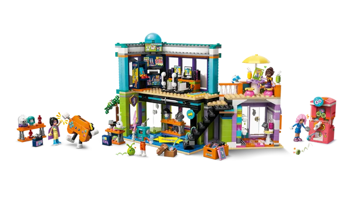 42674 Comic Book and Game Store