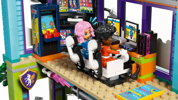42674 Comic Book and Game Store