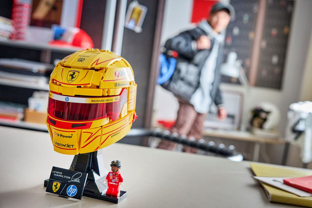 43022 Scuderia Ferrari HP Lewis Hamilton Helmet
