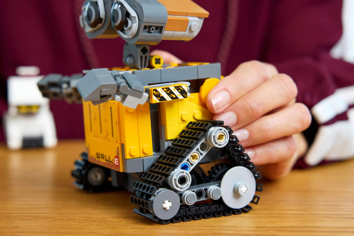 43279 Wall-E and EVE