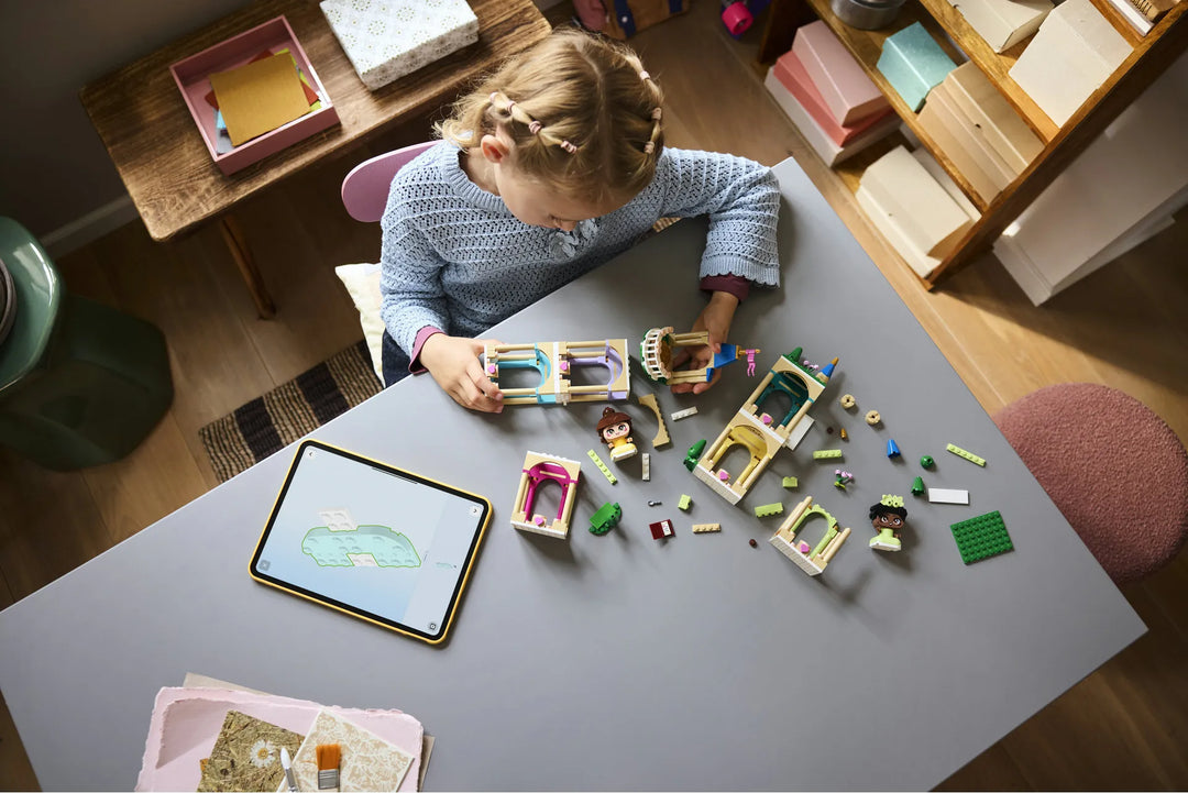 43291 Mini Belle & Tiana with Castle