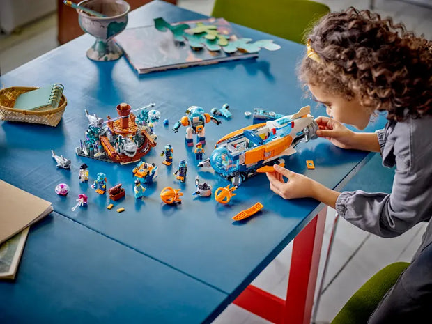 60379 Deep-Sea Explorer Submarine
