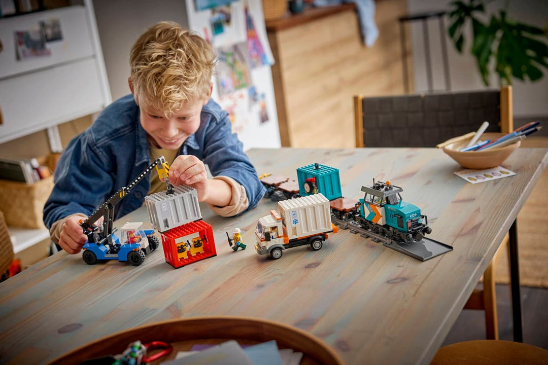 60509 Harbor Freight Train with Crane & Truck