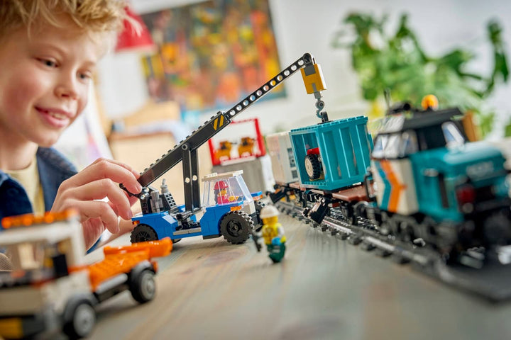 60509 Harbor Freight Train with Crane & Truck