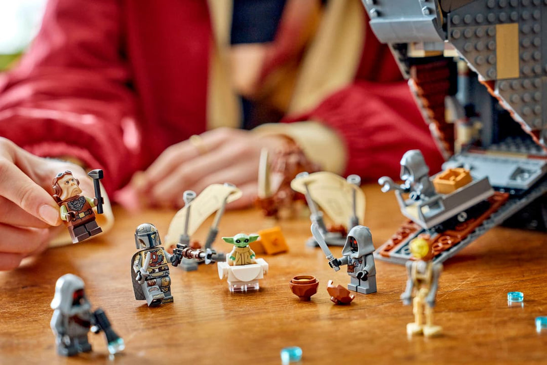 75453 Offworld Sandcrawler™ and Mudhorn